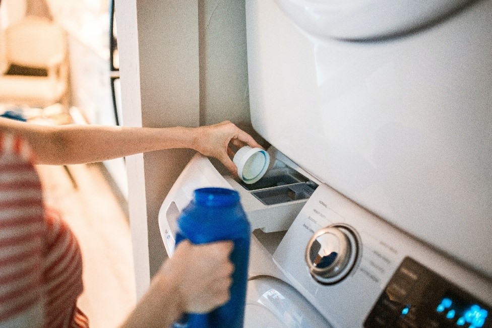 What Are the 5 Steps to Doing Laundry