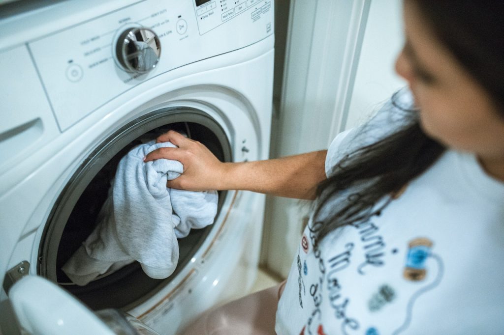 https://www.love2laundry.com/blog/wp-content/uploads/2023/04/pexels-rodnae-productions-5591640-1-1024x682.jpg