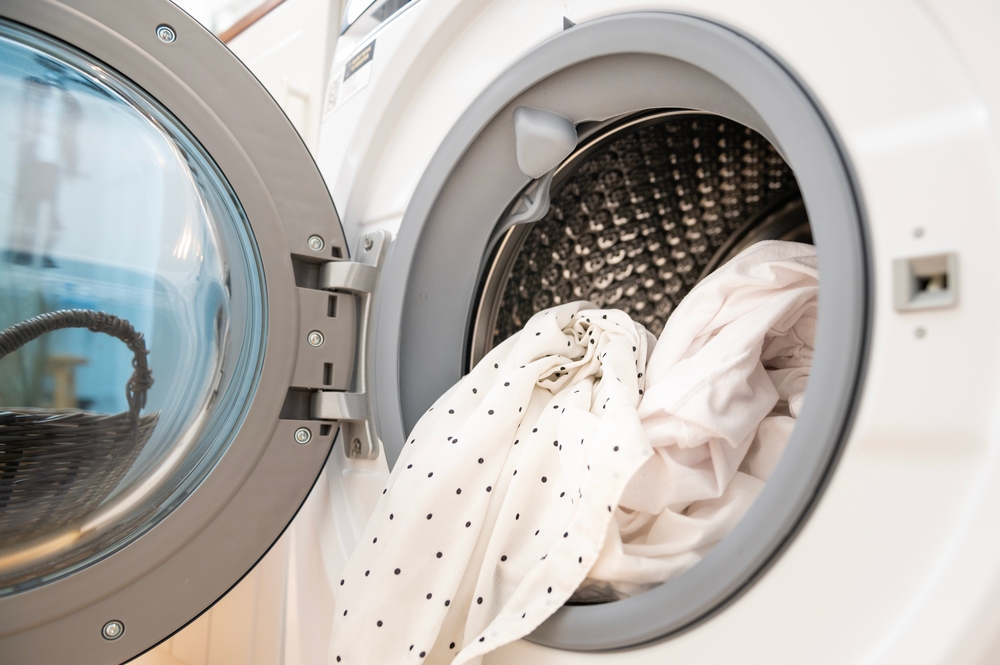 How to Get Rid of Smell in Laundry Machine