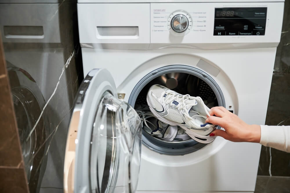 can you put shoes in the washer