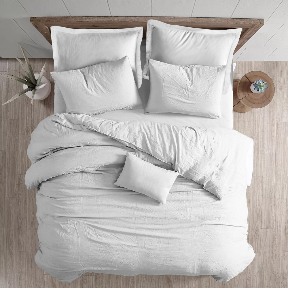 White,Bed,Duvet,Cover,ısolated.,Bedroom,View,From,Top