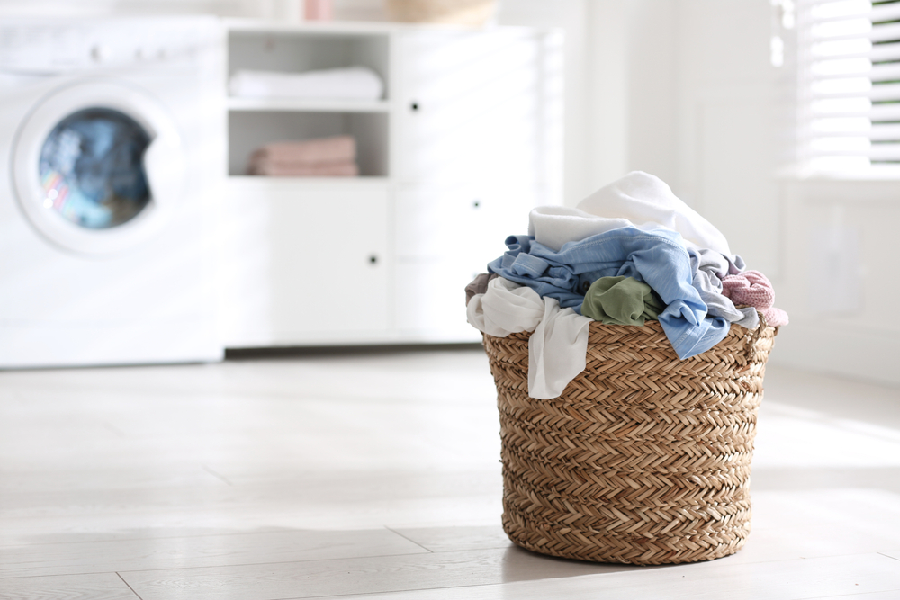 What Is the Difference Between a Dry Cleaners and a Launderette?
